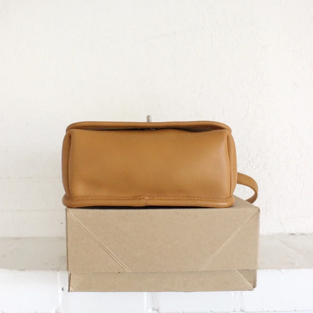 Vintage Coach Companion Crossbody Bag Tan - Picture 4 of 10